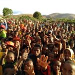 03-grote-menigten-kwamen-om-het-evangelie-te-horen-4